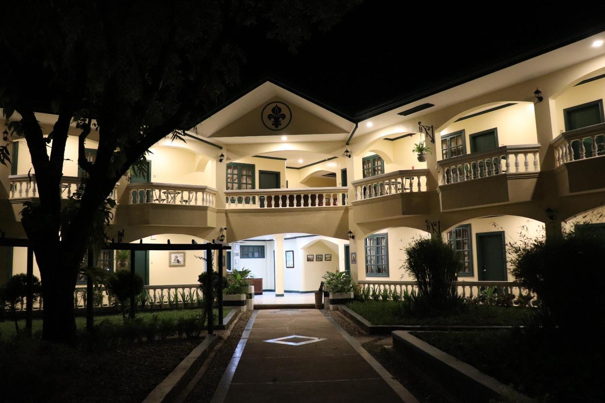 La Planta Hotel And Restaurant, Inc. Bais Buitenkant foto